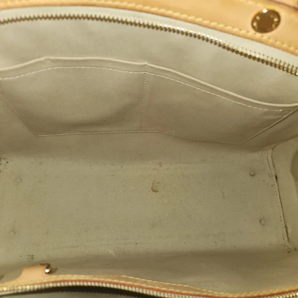 Louis Vuitton Brea In Black Vernis. Stunning LV Bag! With Free COA! - Picture 14 of 15